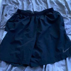 Men’s large black Nike shorts